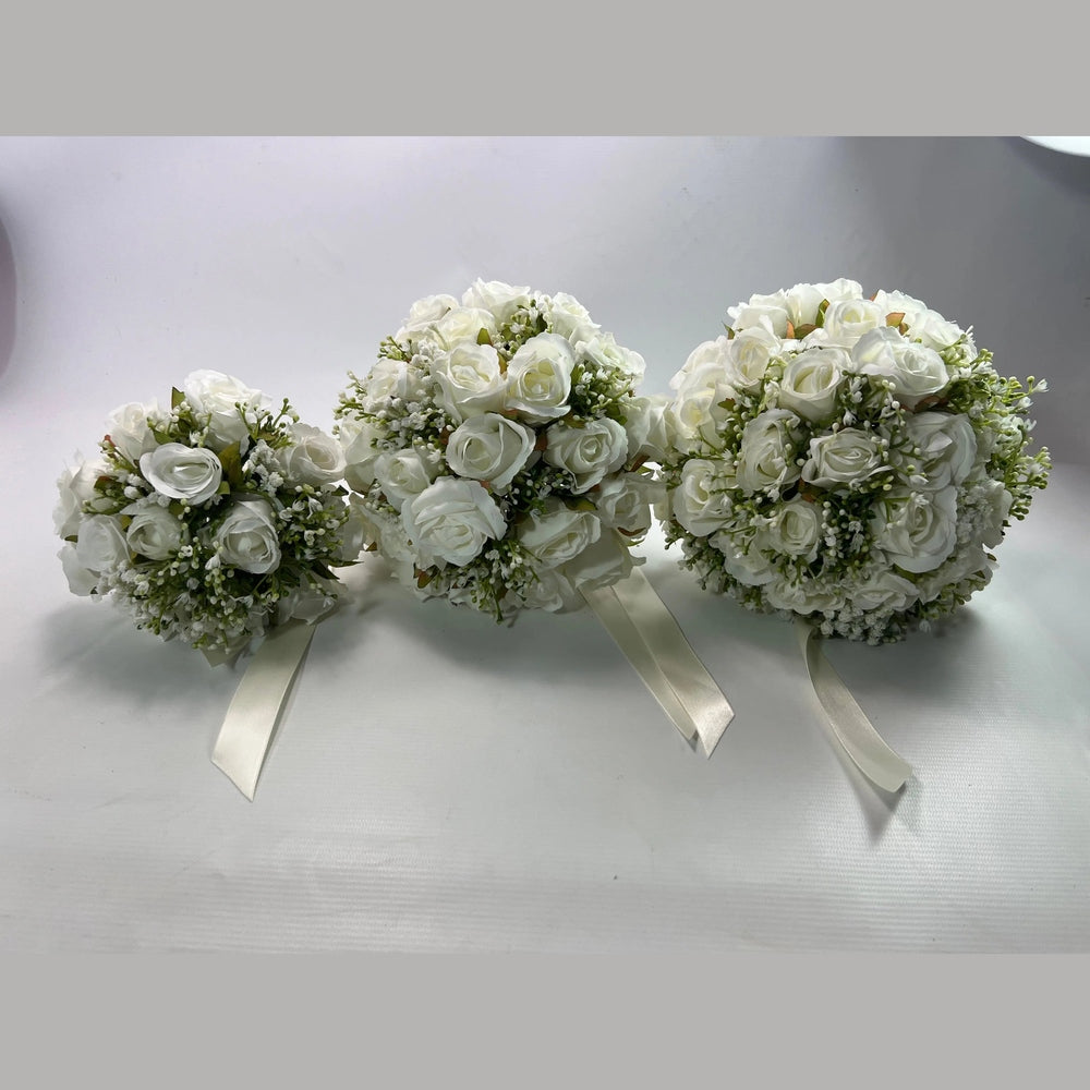 White rose bouquet Claire de Fleurs