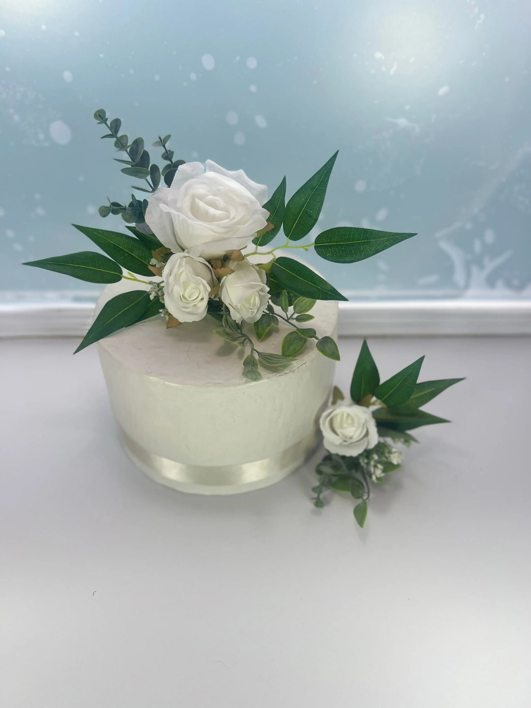 White Rose Cake Flowers Toppers - Artificial Silk Flowers For Wedding Anniversary Birthday Claire De Fleurs